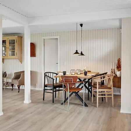 Cozy In With Wifi بيت للعطل *